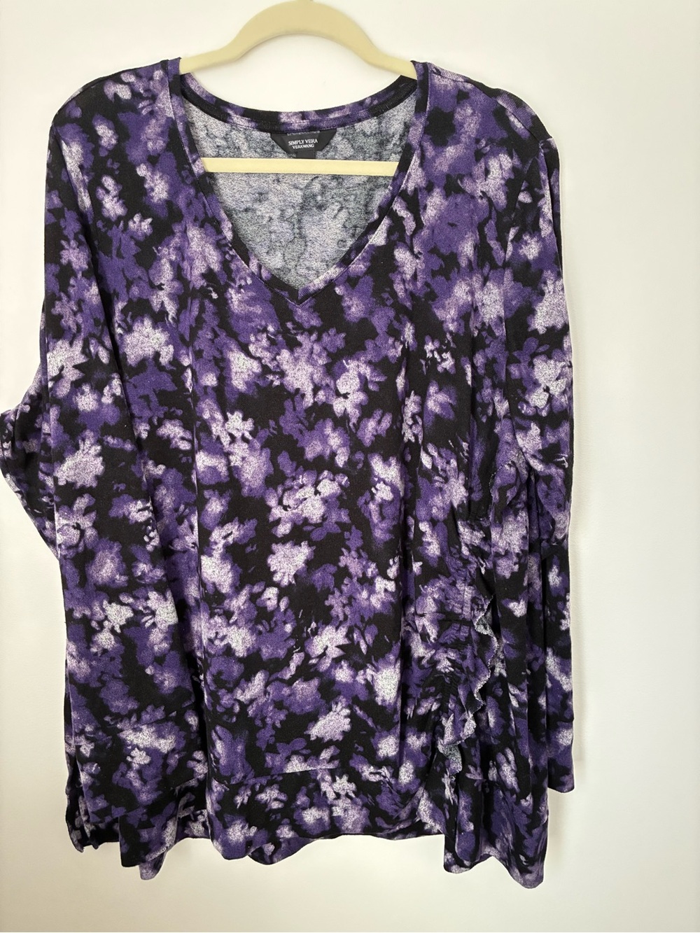 Simply Vera Vera Wang Black and Purple Floral V-Neck Long Sleeve Top